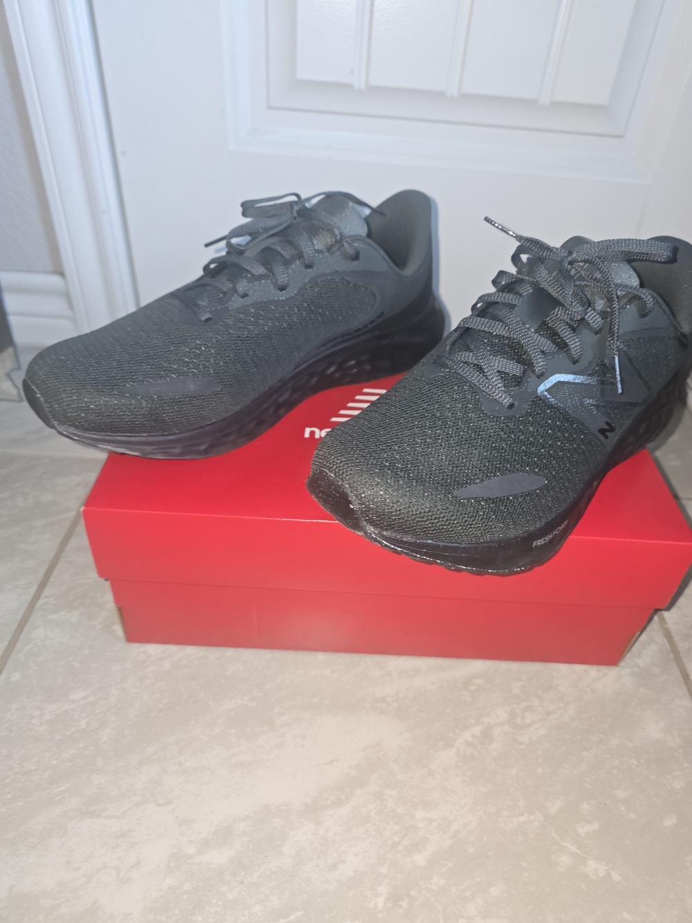 New Balance Men's Black Athletic Running Shoes